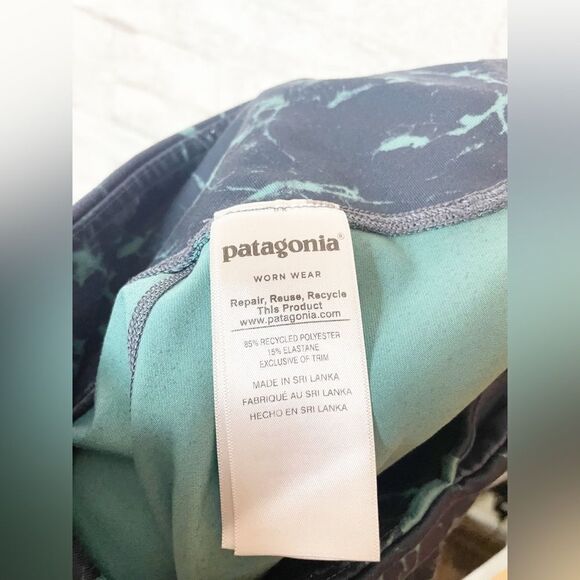 The Patagonia Centered Crops Blue Capri Women’s size Small - Picture 4 of 7